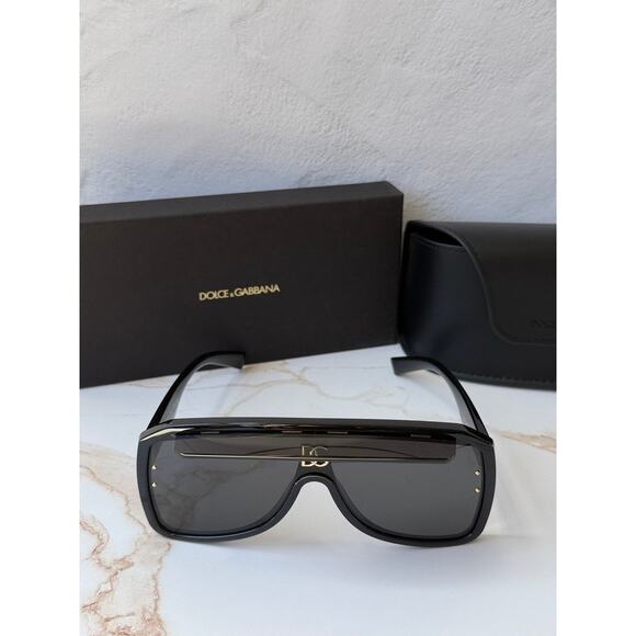 NEW Dolce & Gabbana DG6205 Black Logo Visor Sunglasses $425 main image 9